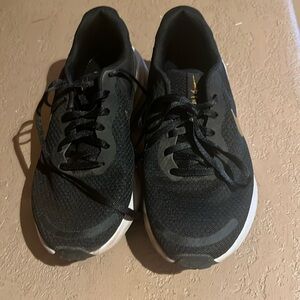 Nike Women's Revolution 7 Running Shoes